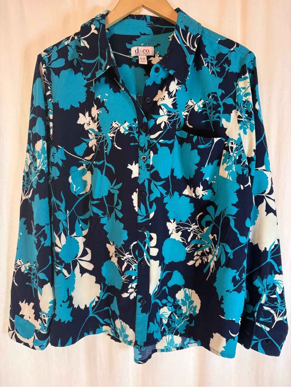 💙Denim & Co. Long Sleeve Button-Down Blouse Navy, Teal & White Floral Size💙